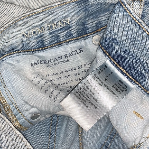 Size 6 American Eagle Outfitters Mom Jean - Picture 3 of 5
